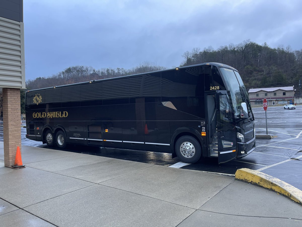PikevilleHSBB's tweet photo. Loaded up and ready to head south!!
@CInvitational 
#JOY
#family https://t.co/E1Agj4poaF