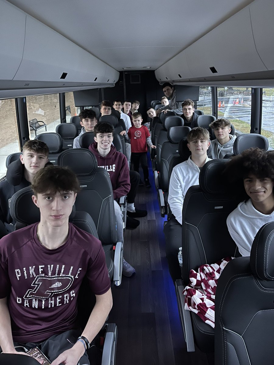 PikevilleHSBB's tweet photo. Loaded up and ready to head south!!
@CInvitational 
#JOY
#family https://t.co/E1Agj4poaF