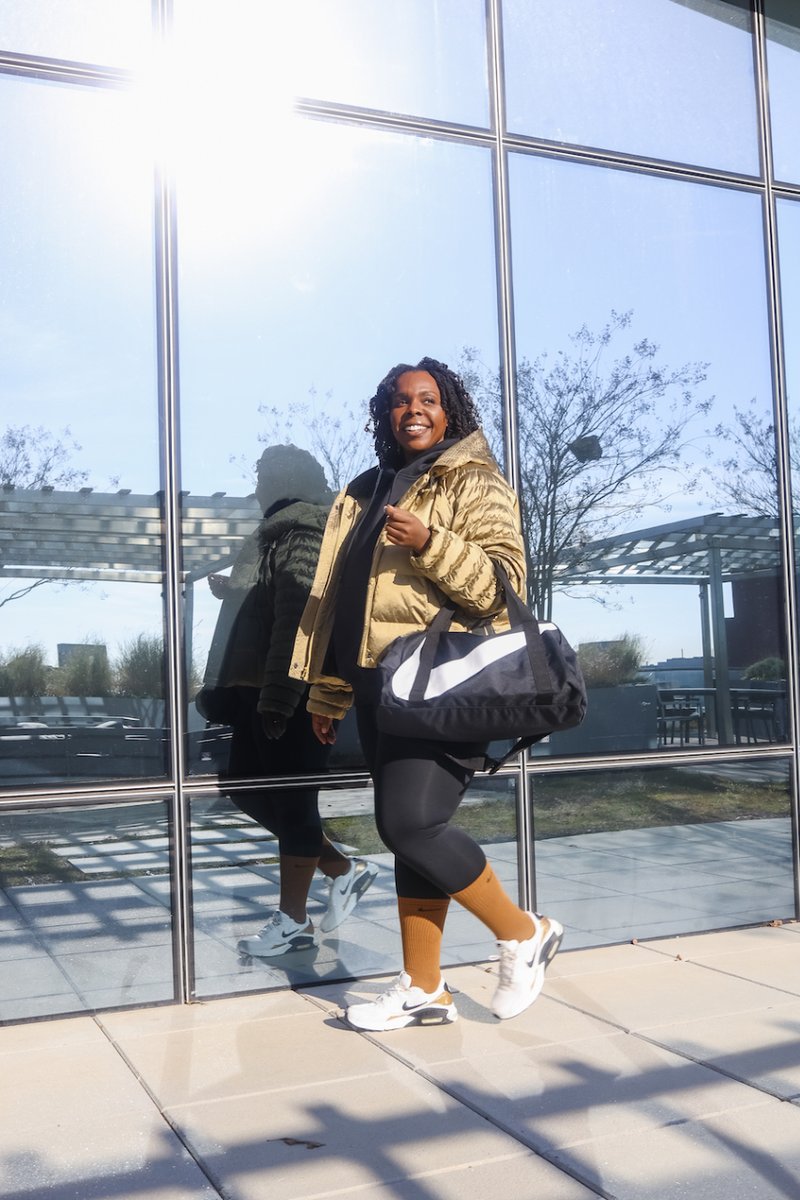 CeCeOlisa's tweet photo. Currently crushing on the metallics and black combo – it's like a workout power-up! Shop my outfit: https://t.co/WyAocxuKWF https://t.co/FuxqNRI3OE