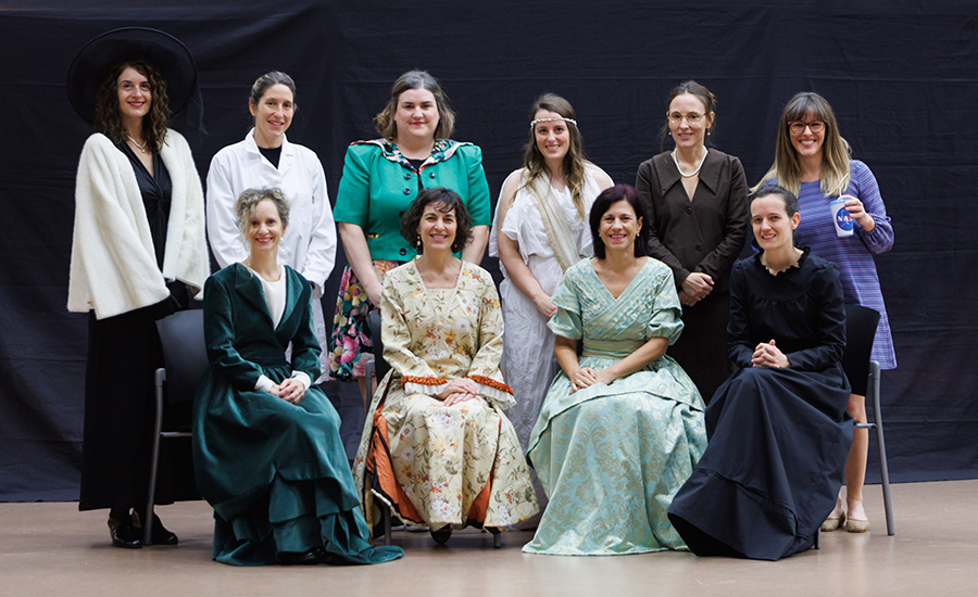 📢La obra de teatro “Yo quiero ser científica”, interpretada por profesoras de la UPNA, suma 18.000 espectadores en 5 años en escena 👉ow.ly/7qjR50Qm5Sr