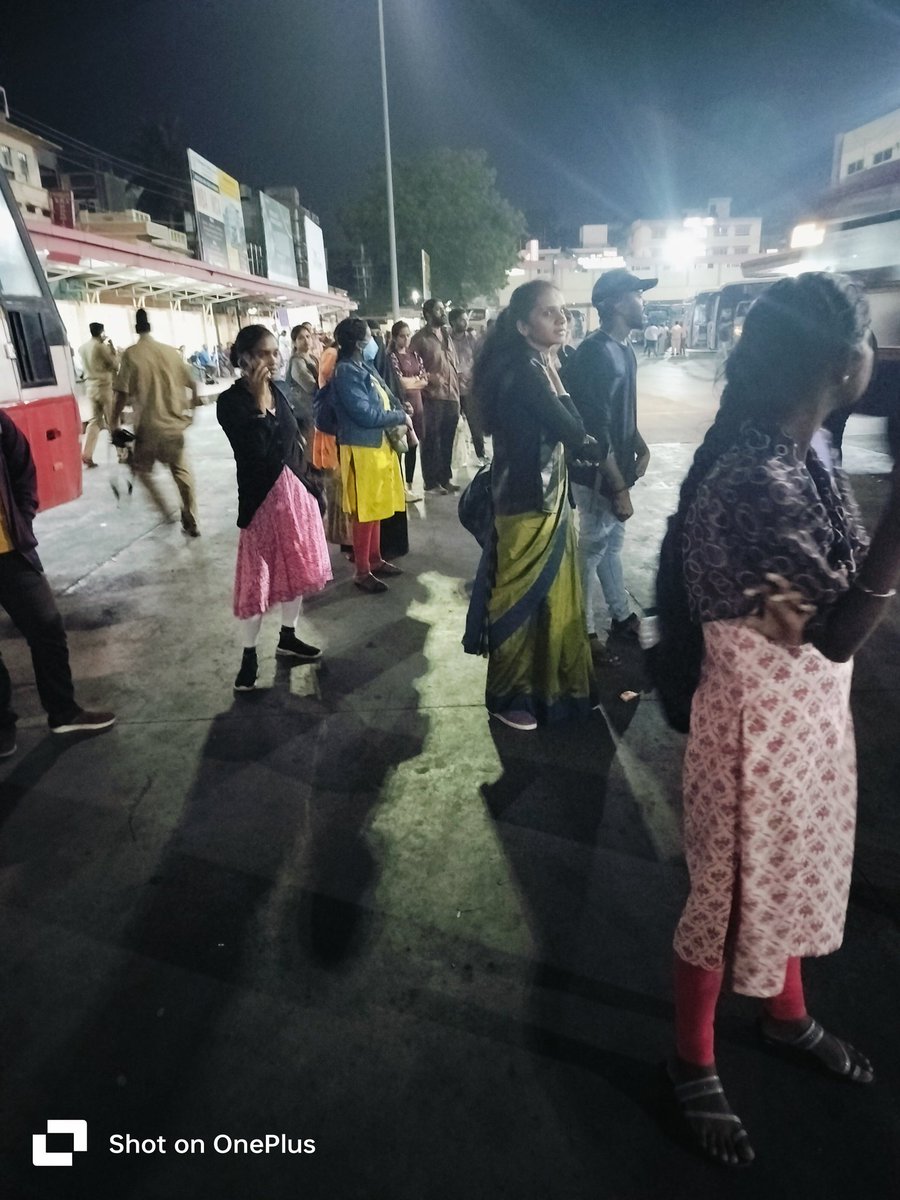 ISMAILBAIG78's tweet photo. MYSORE : The situation remains same to this route buses that is T-Narsipura and kollegal as there are more students and workers traveling @KSRTC_Journeys @StarOfMysore @DeoMysore all the consultant authorities please do the needful as this is a daily problem and causing issues. https://t.co/8w9owhc4Hc