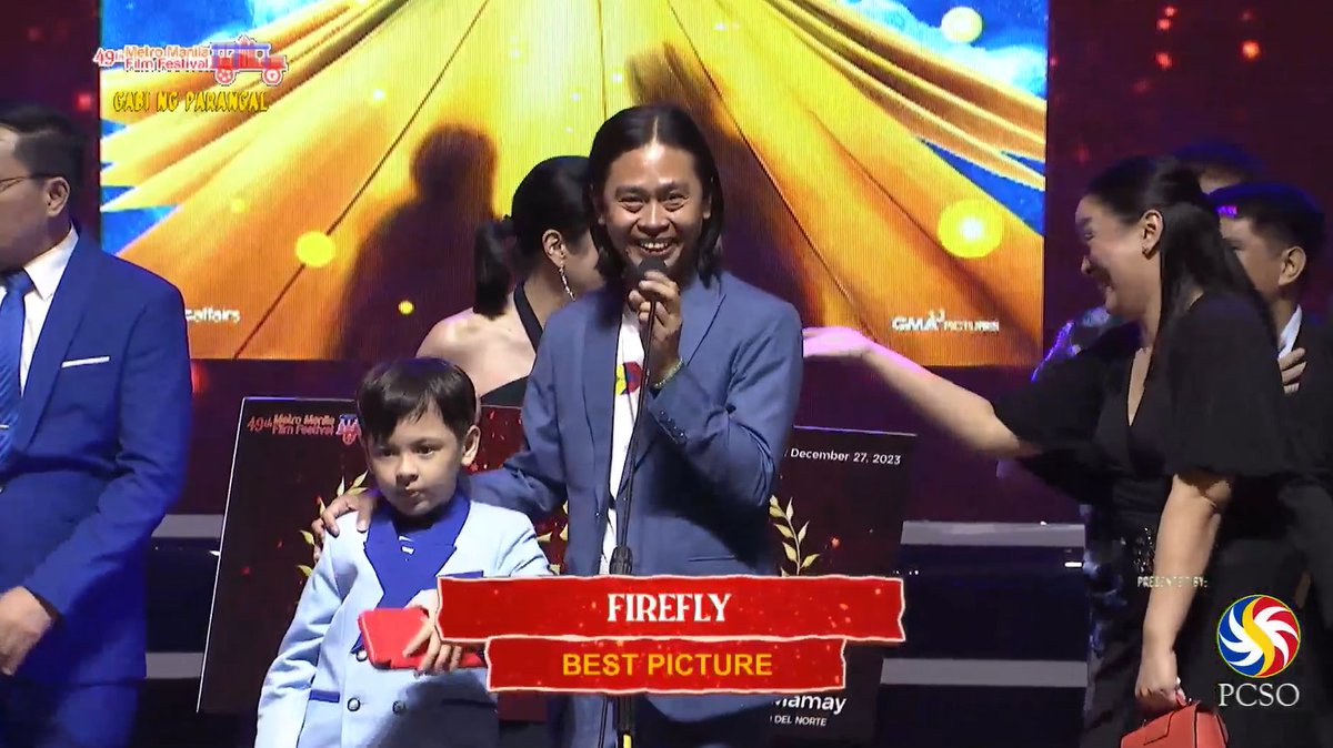 PhilippineStar's tweet photo. 'FIREFLY' BAGS MMFF BEST PICTURE 🏆👏

The fantasy film "Firefly" takes home the #2023MMFF Best Picture award during the MMFF Gabi ng Parangal on Wednesday.

Firefly stars actress Alessandra de Rossi and child actor Euwenn Mikaell, who bagged the Best Child Performer. (Facebook/MMFF)