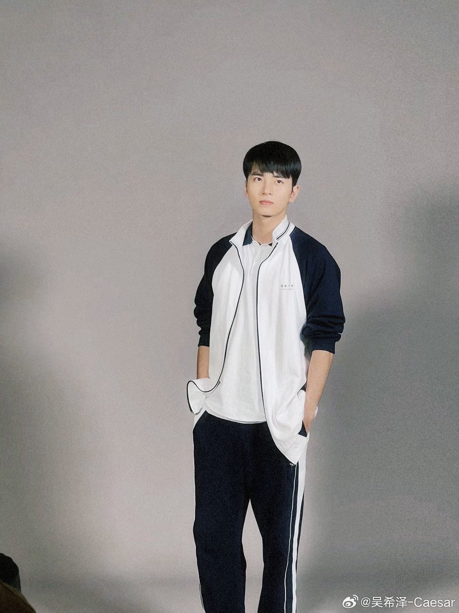 dramapotatoe's tweet photo. #CaesarWu bids farewell to #MyDearestFriends
More - https://t.co/xaXRx2Kuyl
#wuxize https://t.co/71s7e7rbSV