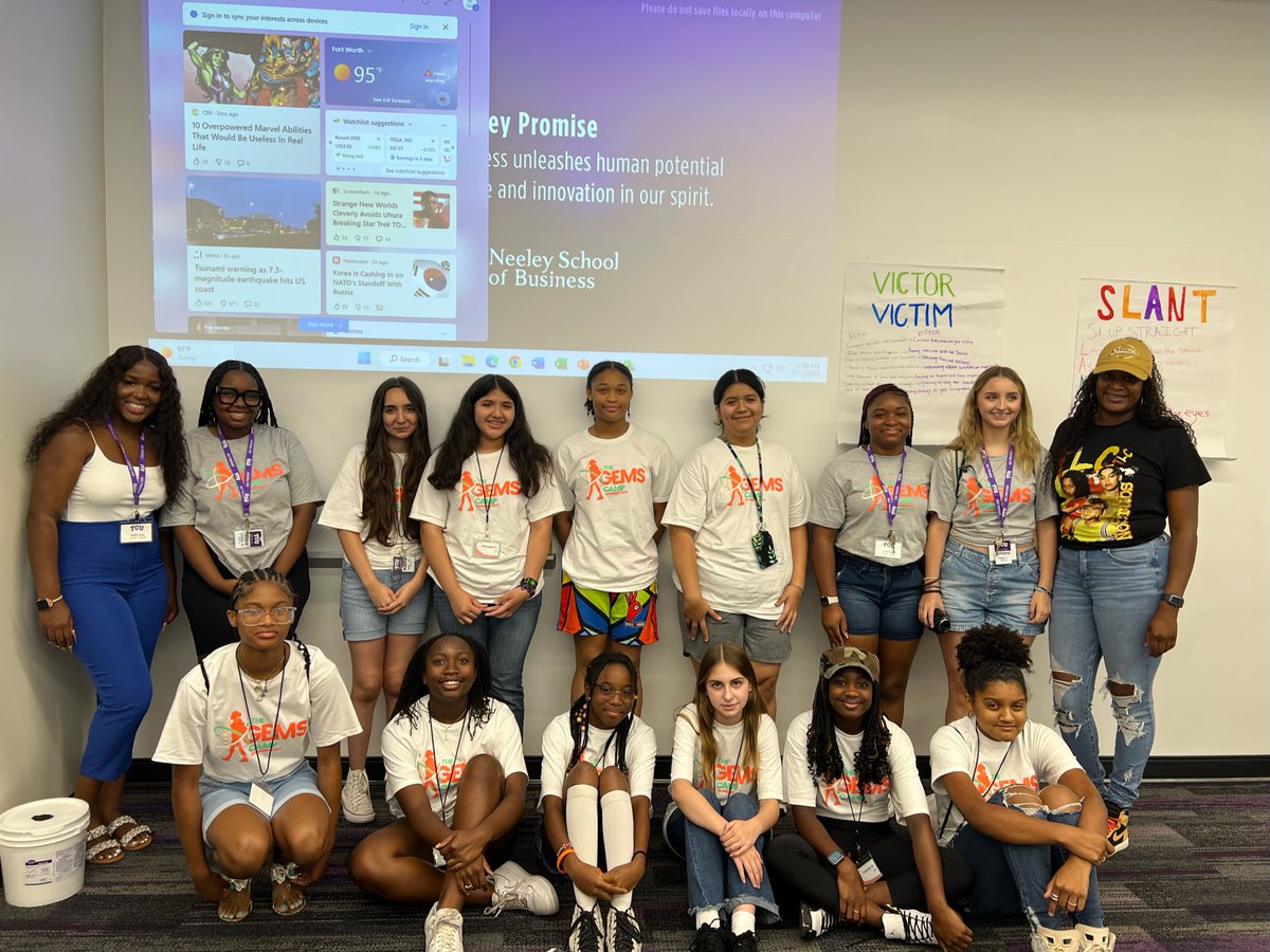 Ready to explore more, create more, and discover more in 2024? 🤩 Set your sights on a new STEM project, skill, or book this year. 💎 Let's make 2024 a year of amazing #STEM adventures and learning! What's your STEM resolution?

Share in the comments! #2024resolutions