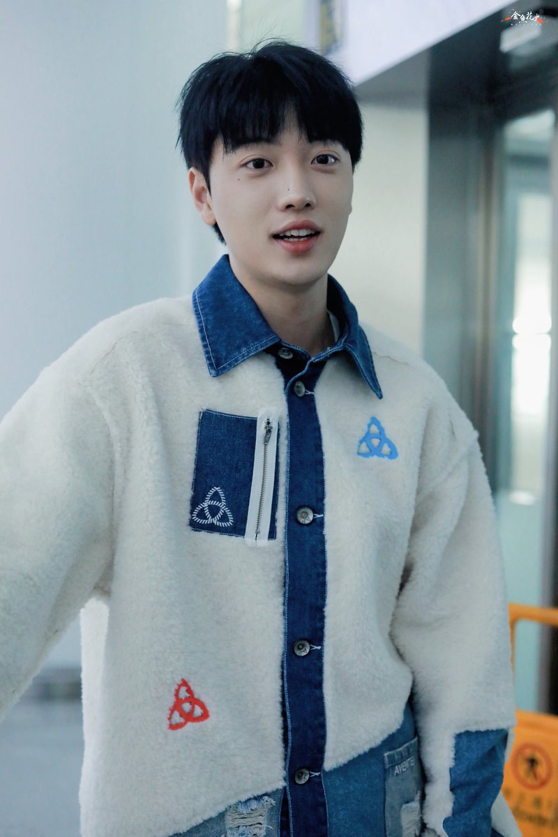 kingiyohanabi's tweet photo. 231227 🛬
#위자월 #WeiZiYue #ウィジャウォル https://t.co/4Olf70fAht