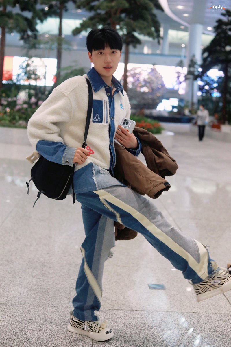 kingiyohanabi's tweet photo. 231227 🛬
#위자월 #WeiZiYue #ウィジャウォル https://t.co/4Olf70fAht