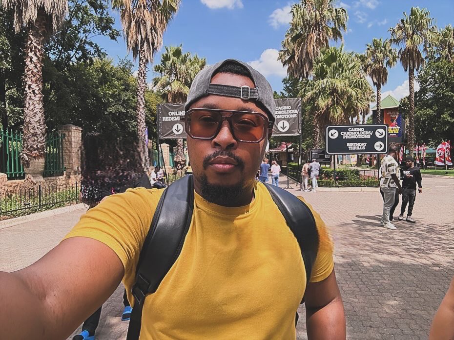 TytanTheOne's tweet photo. Sun + Water = Skhokho
#skhokho #progressisamust https://t.co/0220H4BMSh