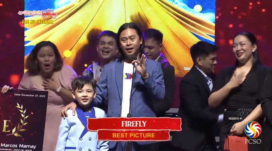 KapusoBuzz's tweet photo. #MMFF2023 | BEST PICTURE (1ST) - FIREFLY

HIGHEST AWARD! Congrats TEAM FIREFLY!

Nakakaproud ka Direk Zig! Dadami na sinehan niyo TREW?
#FireflyMovie 
#MMFF2023 https://t.co/S8CtdzGLSb