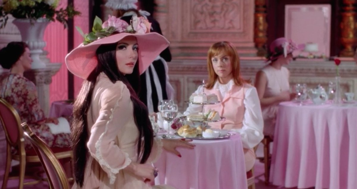 periodfilme's tweet photo. i love when women make pretty films https://t.co/j5HVt31yDR