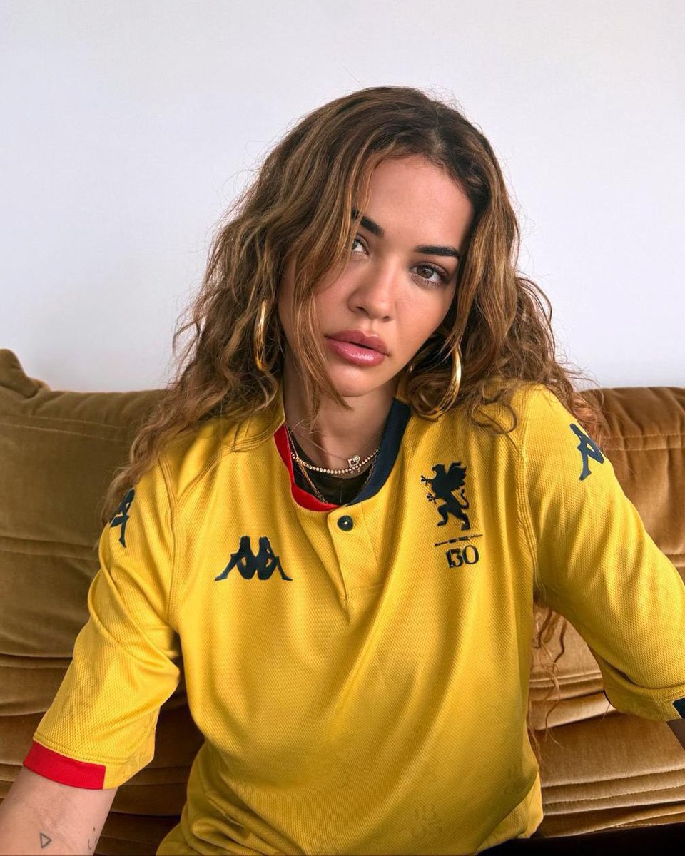 💛✨ <a href="/RitaOra/">Rita Ora</a> in Genoa Golden shirt 🔴🔵