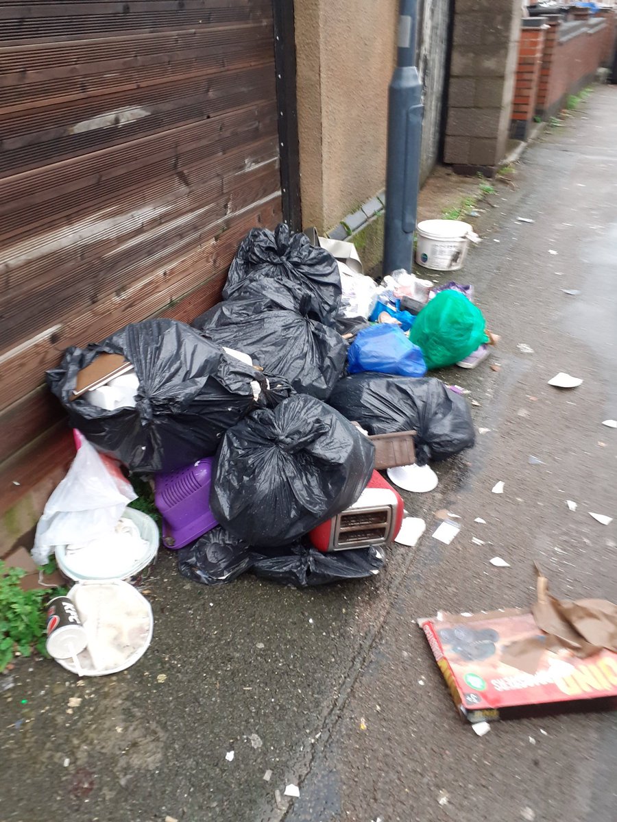 Plantzzman's tweet image. Oh it&apos;s starting to look a lot like Christmas! Everywhere I go! In Normanton #Derby