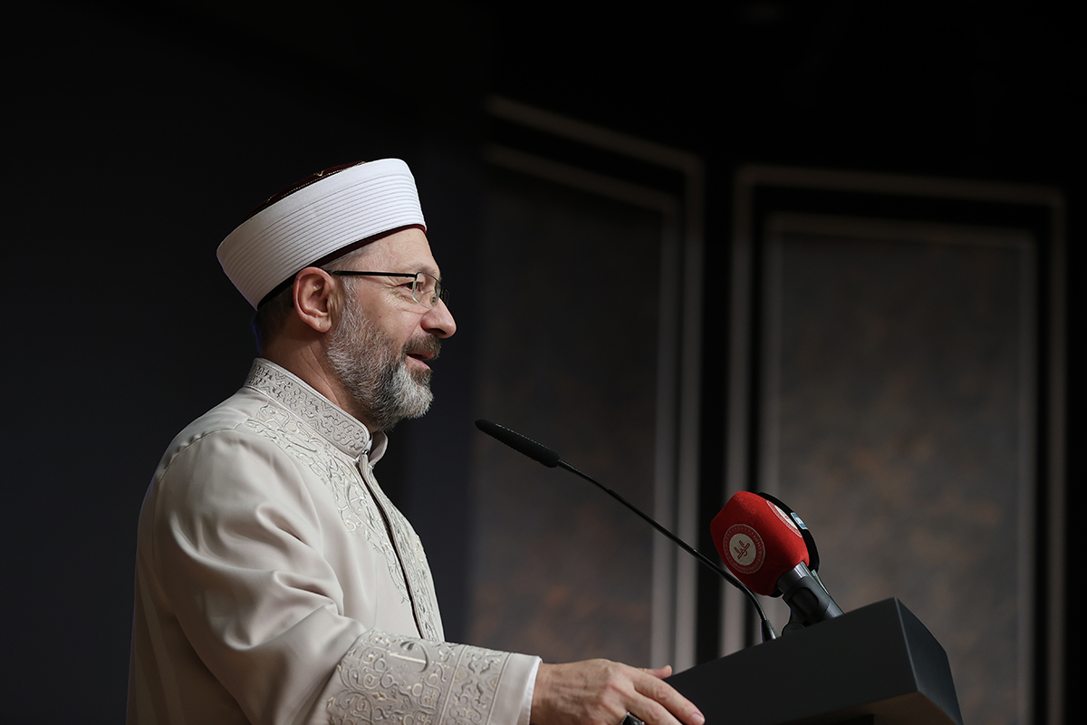 diyanetbasin's tweet photo. Diyanet İşleri Başkanı Prof. Dr. Ali Erbaş, “Dünya, İslam’ın zalimin karşısında mazlumun yanında yer alma anlayışına muhtaç” @DIBAliErbas 
https://t.co/01rBKGfr7Z https://t.co/uF4CxaqDLT