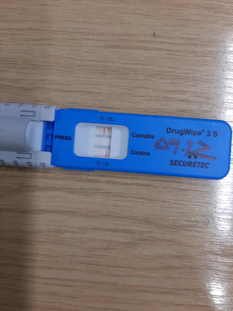 tvprp's tweet photo. Vehicle stopped by officer on the A34 near Islip, Oxon this morning. Driver provided a positive drug wipe for Cannabis and was arrested and taken to Banbury custody for a Station Blood procedure. #Opholly #Oxoncshift #P4245 https://t.co/b89tIj2xsI