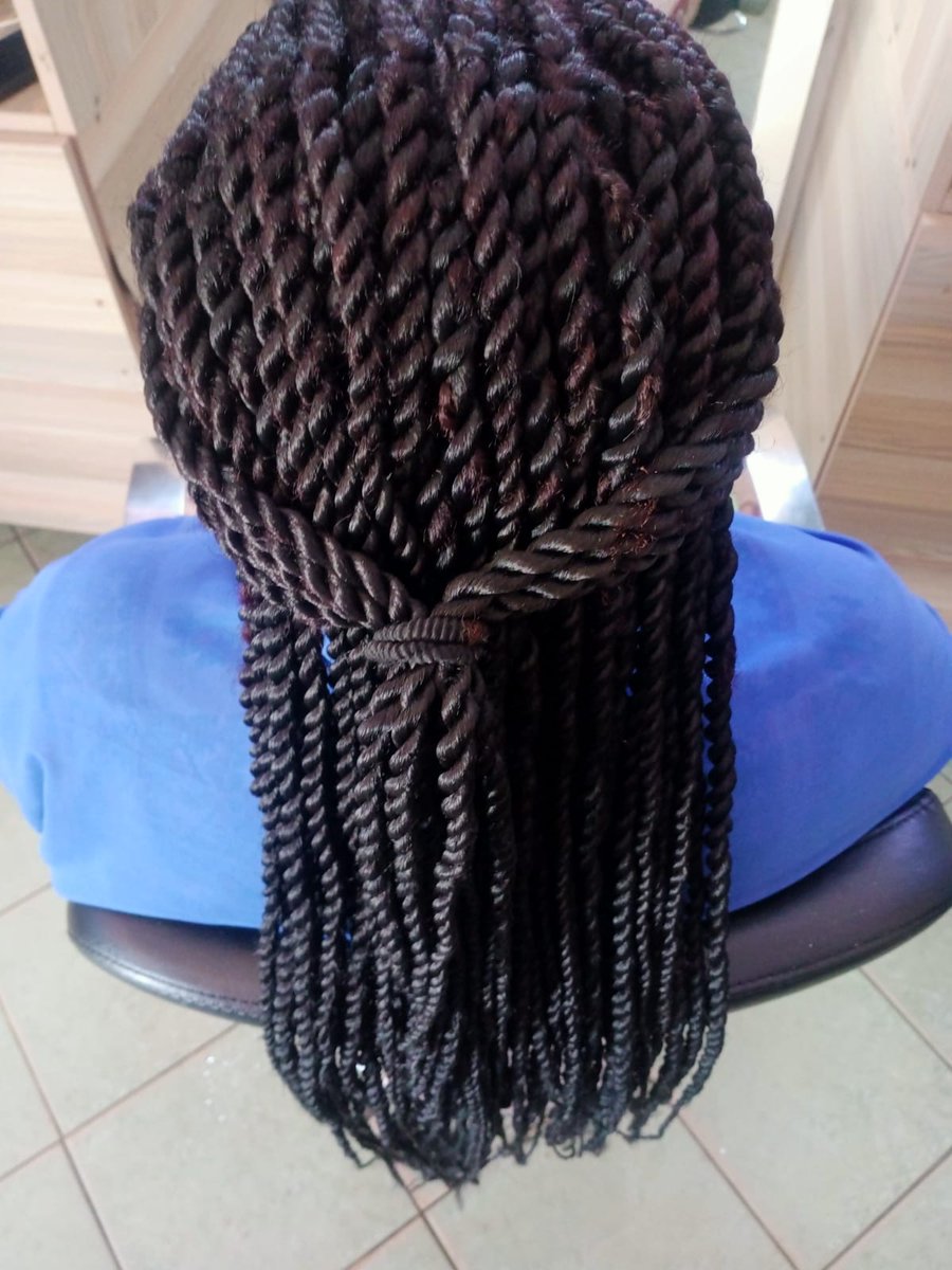 Nyalibeautyblsm's tweet image. Elevate your look, one strand at a time! 💖✨ Nyali Beauty Blossom is your passport to a world of stunning hairstyles. Unleash the beauty within! 💇‍♀️🌺 #HairGoddess #NyaliBeautyBlossom #StrandStyle