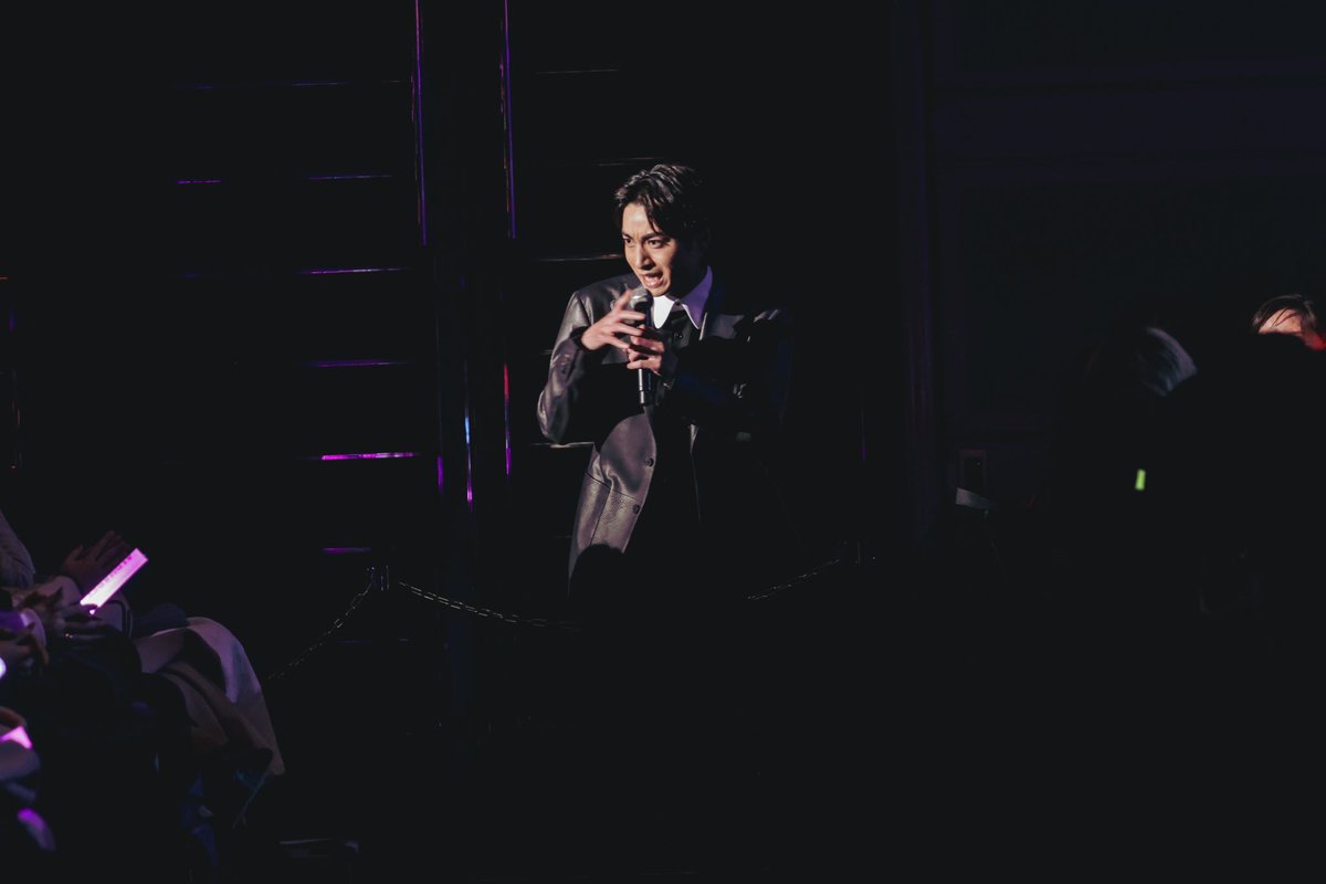 kneeattack_info's tweet photo. #芳雄のミュー をご覧になった方〜🙋‍♀️
ニーアタでは客席登場した、あの校長先生👵
アップのカメラ目線は、最前列並の大迫力👀笑

生放送でフル尺を披露された達成さん
お疲れ様でした👏

アーカイブは #WOWOWオンデマンド 
で配信中📱💻

#ミュージカルマチルダ #反乱のニオイ
#ニーアタ達成 Vol.2 https://t.co/CBja1gmm0u