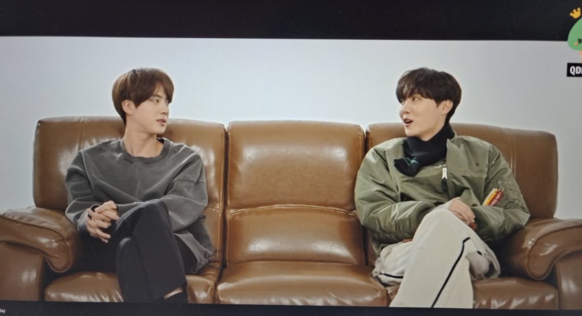 Why are they sitting like a couple telling us the story of how they got divorced? 😭