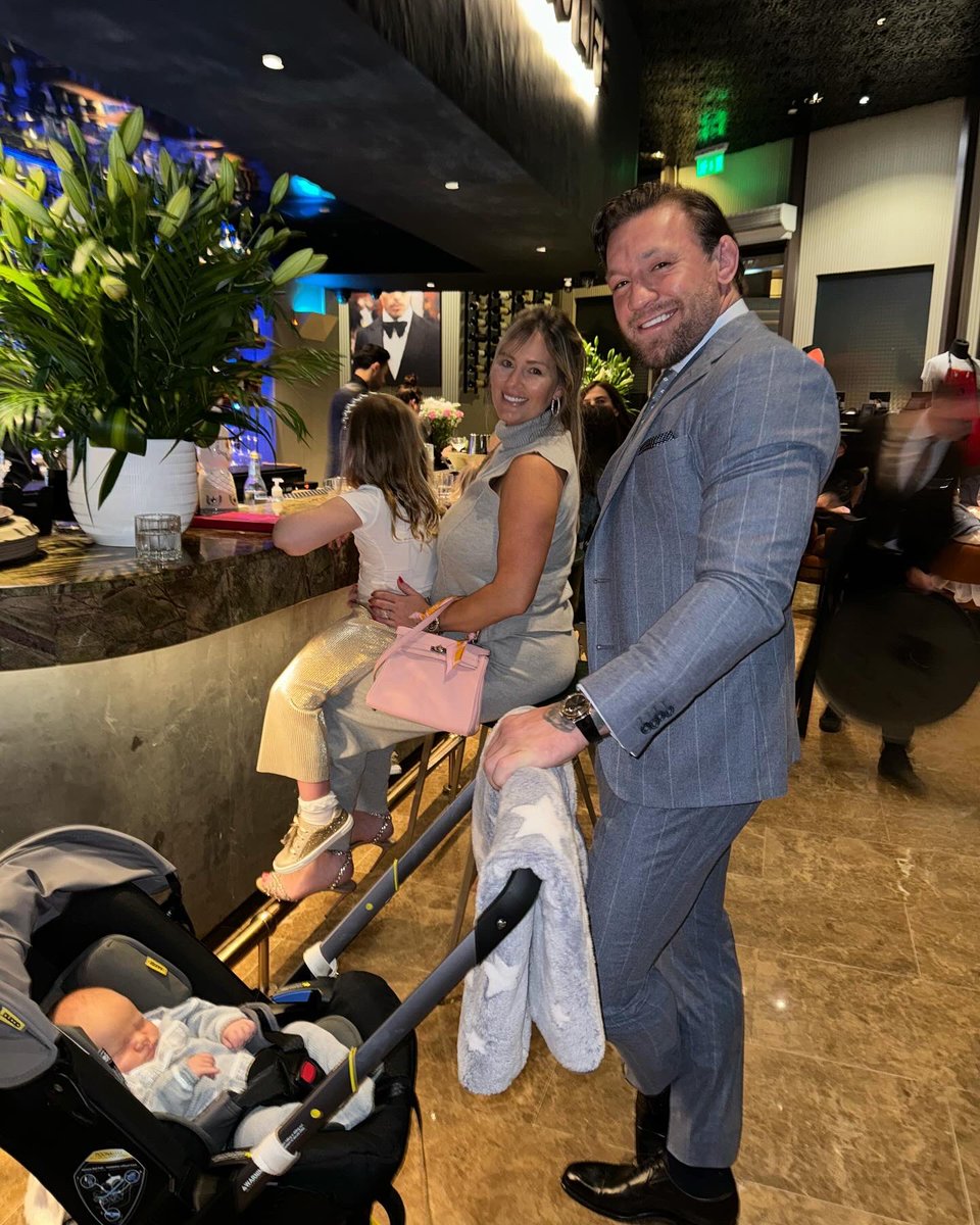 Conor McGregor tweet media