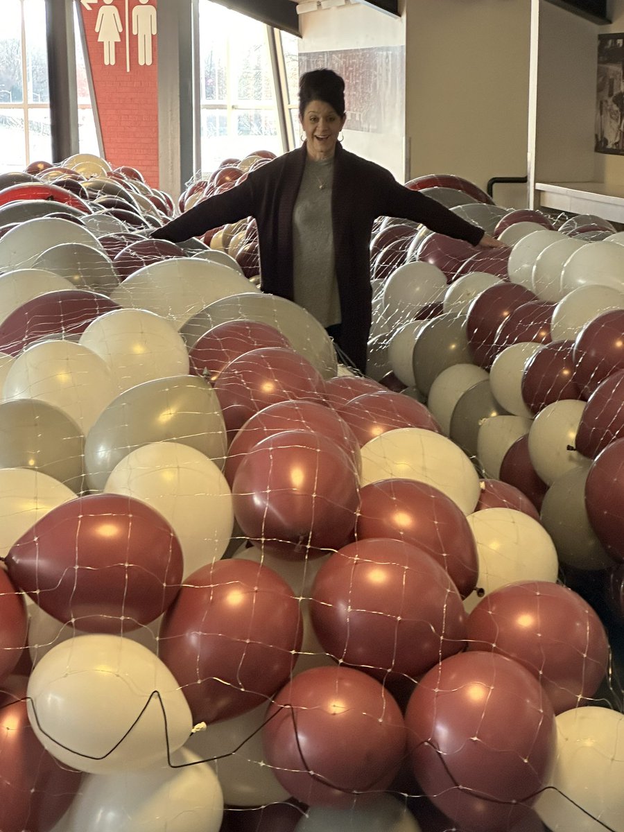 tlentfid's tweet image. @Momolnrd  inspecting the preparation for @SIU_Basketball  halftime.  Get tickets now!