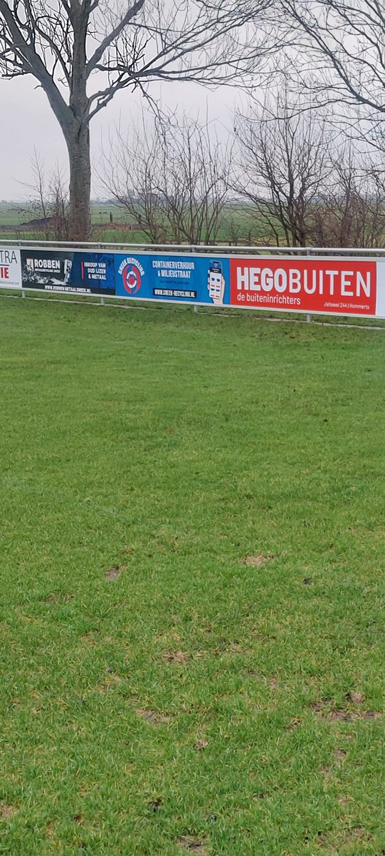 vvoudegaw's tweet photo. ⚽💰Nije reklamebuorden lâns ús haadfjild tanksy de sponsorkommisje 👌.

#vvOudega https://t.co/gT8O55myya