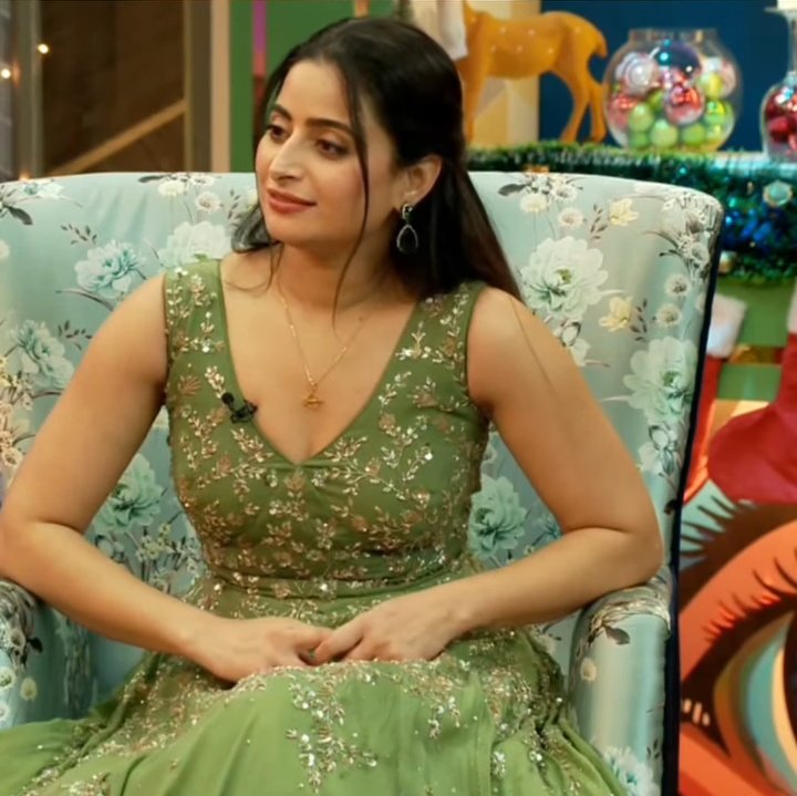 imabiophilic's tweet image. Well, aside from all the unwanted and heartwrenching things that happened that day, how about taking a moment to appreciate this look!?  
I mean how gorgeous she looked in that gown!😻💚

[#AishwaryaSharma #Neiwarya]