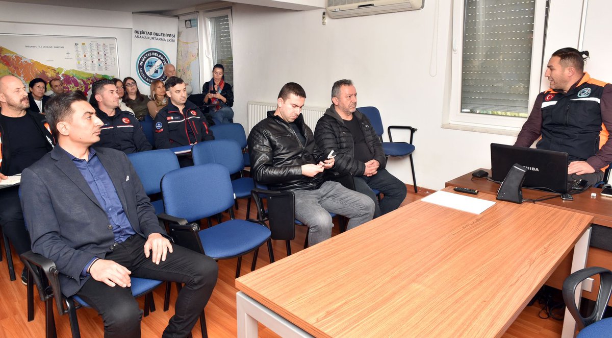 tcbesiktas_'s tweet photo. İlçemizde meydana gelebilecek olası afetlere karşı “Arama Kurtarma Hizmet Grubunu’’ oluşturan çözüm ortakları ile koordinasyon ve işbirliği toplantısı gerçekleştirdik. İlçe Afet ve Acil Durum Planı dahilinde yer alan tüm hizmet grupları ile toplantılar yapmaya devam edeceğiz. https://t.co/I18zAgRWH3