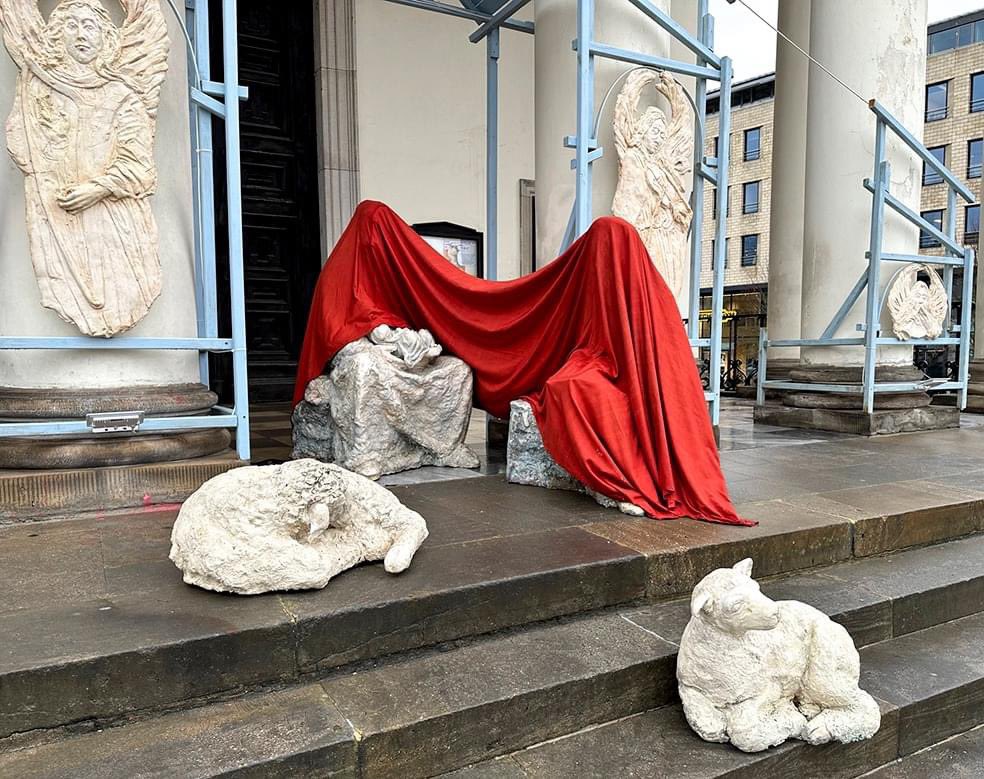 Idą Święta! Plac Trzech Krzyży 21.12.2023
Christmas is fast approaching! Three Crosses Square, Warsaw.
iPhoto © Chris Niedenthal 2023