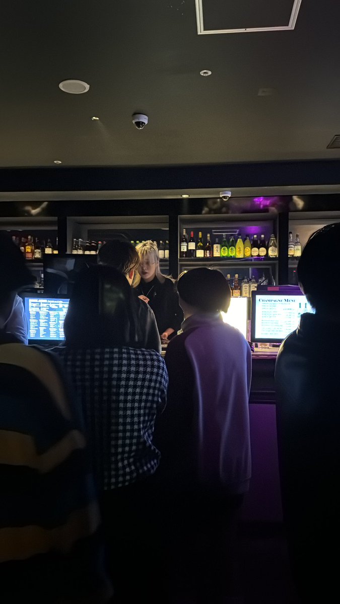 会いに来た若者のナンパ活動見てる