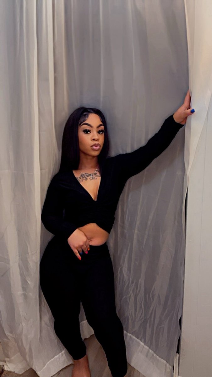 DejVuXo's tweet photo. ✨🖤 Add my insta @dej_vu.xo https://t.co/pFQBSNzLlb