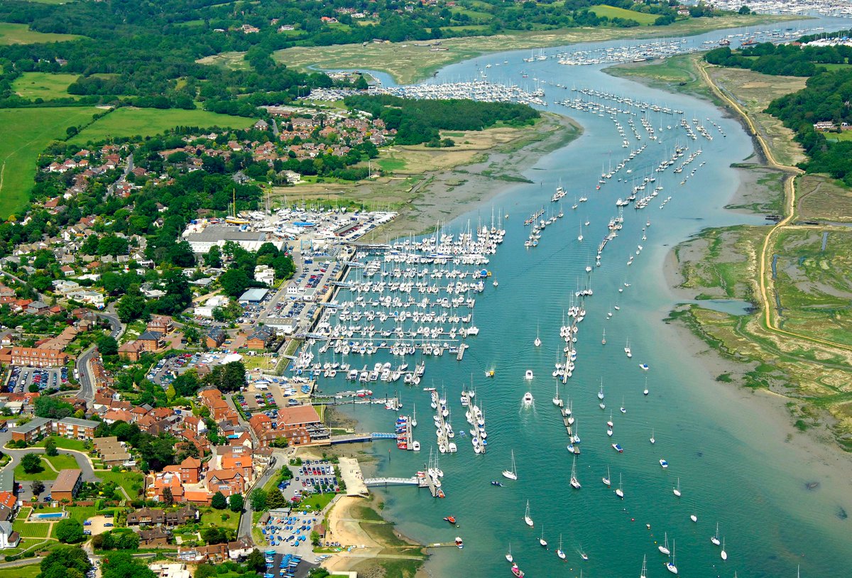 Morning Sailors! ⛵ Mark and the Committee would like to welcome you to UKFSC 2024! We wish all of our competitors safe travels to Port Hamble! If you spot one of us, come and say hi! 👋🏻 ⛵ #ukfsc #ukfsc2024
