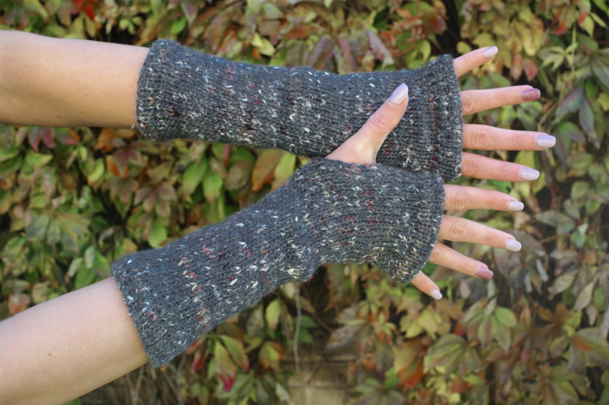 #Knit #Mittens #Fingerless #Gloves #ArmWarmers #Merino #Alpaca #wool #WristWarmers #handmade #WomenGloves #Men #Gloves #Boho #knitted #gift 

etsy.me/3S1lpL2