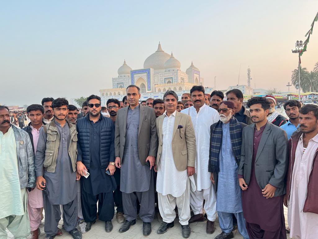 PirNoorullah's tweet photo. Paid tribute to Shaheed Muhtarma Benazir Bhutto on 16th Martyrdom Anniversary 
#SalamBenazirBhutto 
#27DecemberBlackday https://t.co/NW1qA1StjV