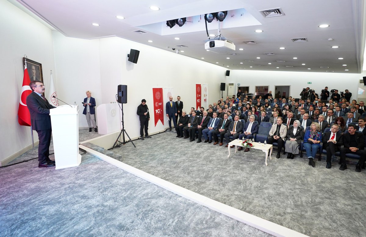 Cumhuriyetimizin 100. yılı kutlamaları kapsamında gerçekleştirilen “100. Yıl ve Eğitim” Temalı İller Arası Kısa Film Yarışmasında  "UNUTULMAZ" adlı kısa filmle <a href="/MersinMEM/">Mersin İl Millî Eğitim Müdürlüğü</a> olarak Türkiye birincisi olduk. Emeği geçenleri tebrik ederiz. 
<a href="/Yusuf__Tekin/">Yusuf Tekin</a> <a href="/fazilet_durmus/">Fazilet Öğretmen 🇹🇷</a>
<a href="/ihsanAyranc/">İhsan Ayrancı</a>