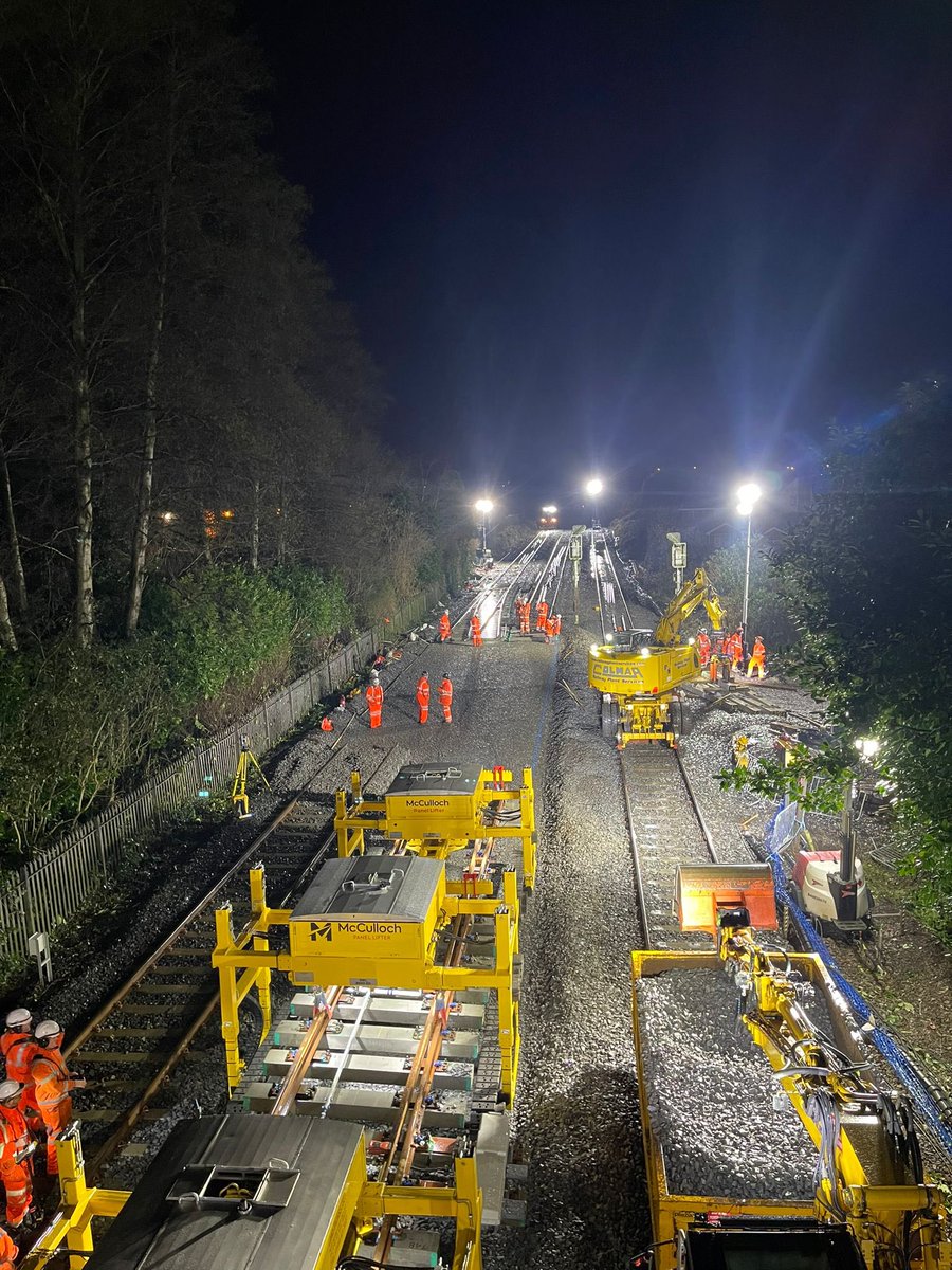 Big thank you to the teams <a href="/Translink_NI/">Translink</a> <a href="/Babcockplc/">Babcock International</a> #Babcockrail working Christmas and New Year to keep our railway safe