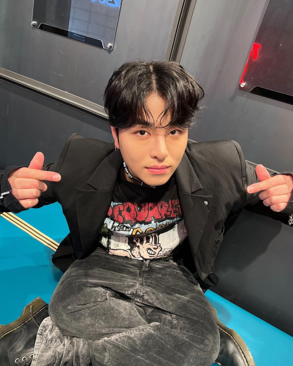 jiwonscherry's tweet photo. OMG KOO JUNHOE??!!!!? https://t.co/3MpdGUjrUi