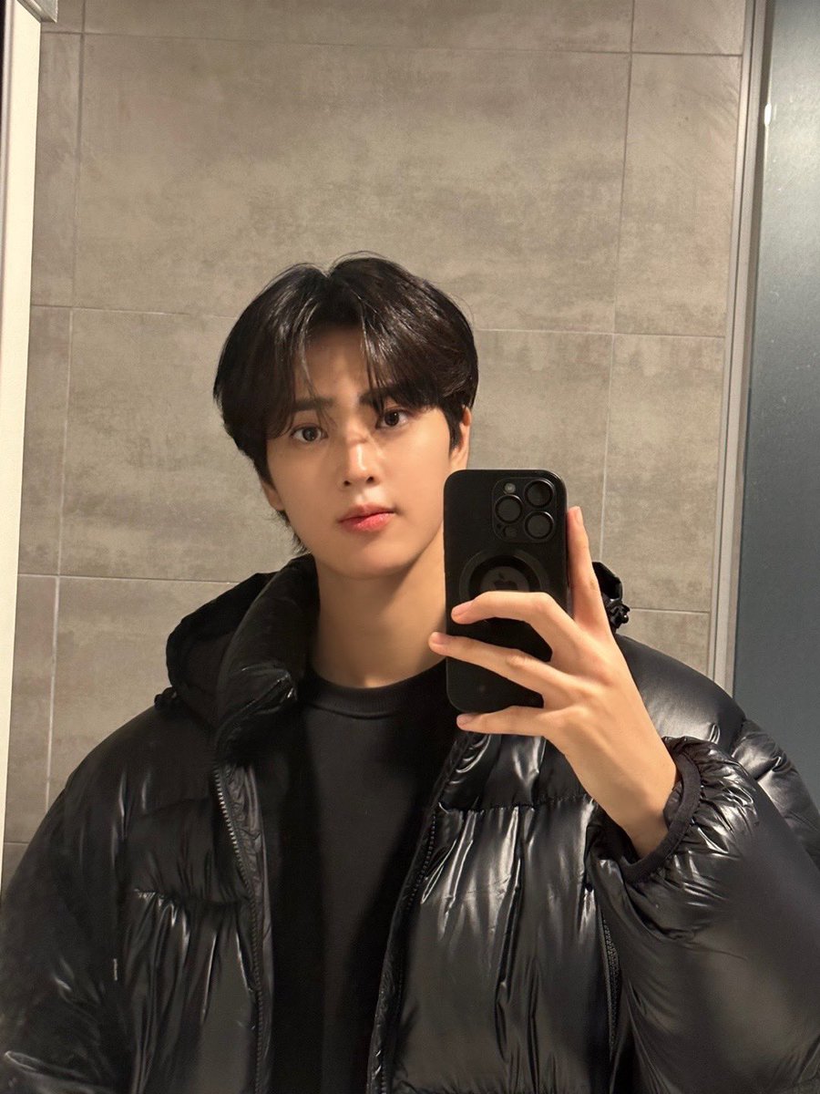 TPST_twt's tweet photo. [#은찬] 😶🙂😗😉 https://t.co/nUKErj7rG3