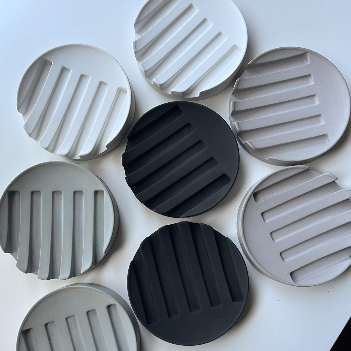 Check out the gorgeous new circular soap dishes by @stonelumberdirt made using Buddy Rhodes GFRC mix!

#buddyrhodescp #buddyrhdoes #concrete #concretedecor #concretecasting #artisan #gfrc