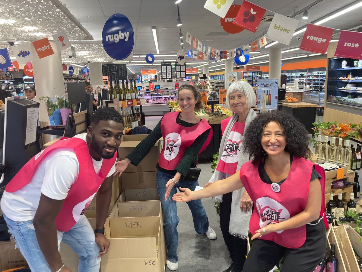 LifeAtNetApp's tweet image. Meet Zarif Toure, a Customer Success manager in Paris. Zarif shared his experience volunteering at Restos Du Coeur, a nonprofit that provides food and necessities to people in need.

&quot;The day was a lesson in solidarity, humility, and personal growth.”

#NetAppServes #LifeatNetApp