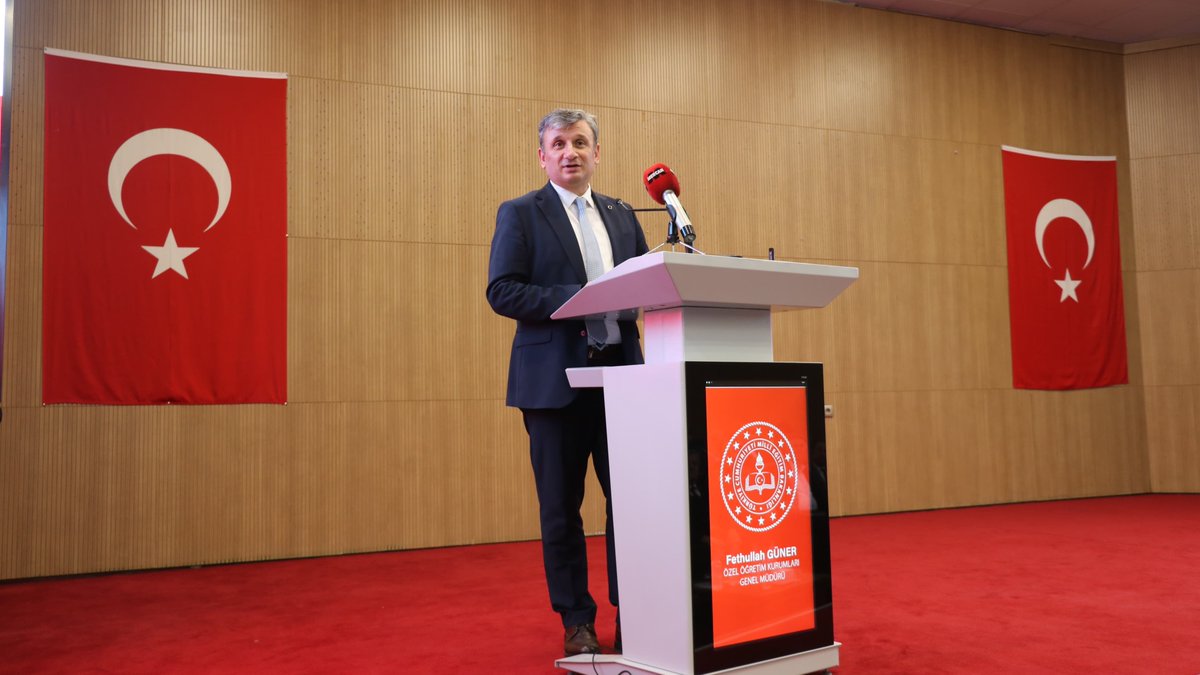 adiyamanmem's tweet photo. Özel Öğretim Kurumları Genel Müdürümüz Sayın Fethullah Güner başkanlığında Perre Uygulama Oteli Konferans Salonunda İl Milli Eğitim Müdürlüğü yöneticilerinin hazır bulunduğu ve ilimiz genelinde bulunan Özel Öğretim Kurumlarının kurucu/kurucu temsilcisi ve kurum müdürlerinin katıldığı toplantı gerçekleştirildi.

Özel Öğretim Biriminden Sorumlu Şube Müdürü Mustafa Gümüş tarafından ilimizde yapılan özel öğretim çalışmaları hakkında sunum yapıldı.

İl Milli Eğitim Müdürümüz Ali Tosun toplantı konuşmasında ilimiz ve ilçelerinde faaliyet gösteren tüm Özel Öğretim Kurumları hakkında bilgilendirme ve genel değerlendirmelerde bulundu.

Milli Eğitim Bakanlığı Özel Öğretim Kurumları Genel Müdürümüz Sayın Fethullah Güner, 6 Şubat'ta yaşanan depremler dolayısıyla vefat eden vatandaşlarımıza rahmet dileyerek başladığı konuşmasının devamında Özel Öğretim Kurumlarına ait sorunların giderilmesine yönelik Bakanlığımız tarafından yapılan çalışmalar hakkında bilgiler verdi. Bakanlığımızın yeni uygulamalarından da bahsederek, Özel Okul yetkililerine hayalet sınıf uygulamasının oluşturduğu sorunlar hakkında bilgilendirmelerde bulundu.

Ardından Özel Öğretim Kurumlarının sorunları ile ilgili katılımcıların sorularını cevapladı, iyi dilek ve temenniler ile toplantı tamamlandı.