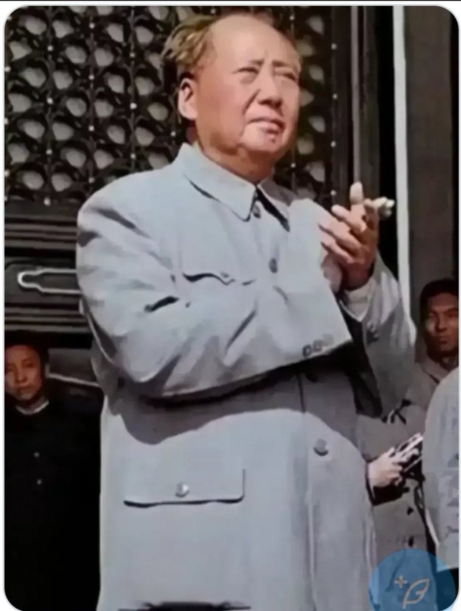中共中央对毛主席的最新评价来了，增加了两条新的概述，可以说是对那些想淡化甚至去掉毛泽东思想的公知及恨国党们一次沉重的打击，将来谁敢扛着红旗反红旗，广大的爱国群众和网友绝不答应！