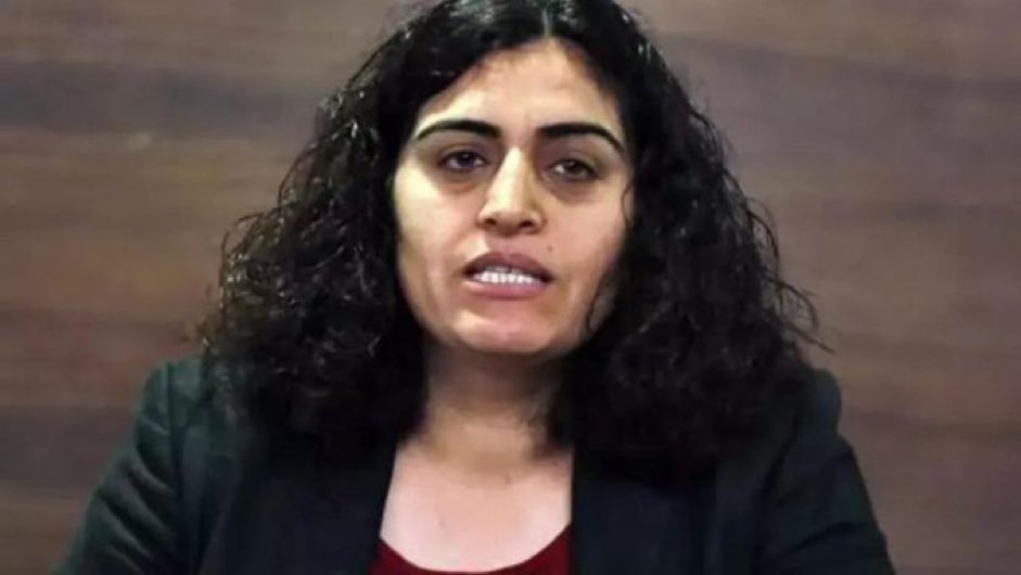 O zaten yiyecegini yemiş  hayvan gibi olmuş ne kadar yediyse