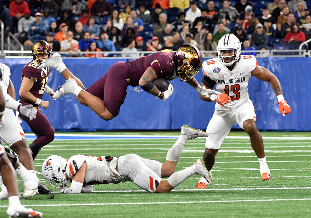 IPSFoto's tweet photo. Minnesota Hangs On Against Bowling Green At Quick Lane Bowl 

@GopherFootball #QLB2023 @quicklanebowl @bgsu 

https://t.co/grZsYvdcKt https://t.co/JRJjt9UkTM