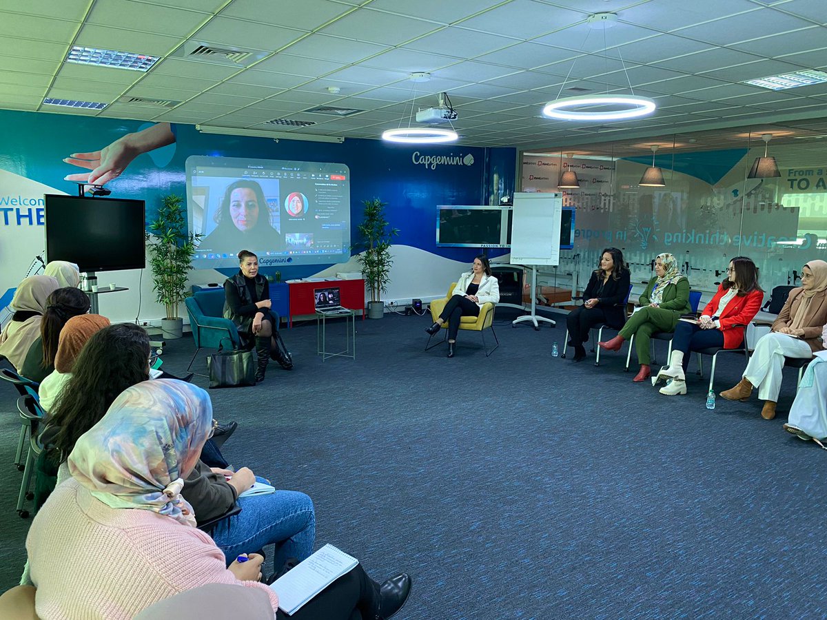 Capgemini_Maroc's tweet photo. Notre programme 'Women in Leadership' reprend son élan avec une énergie renouvelée. Une aventure passionnante où autonomisation et excellence se croisent, portées par le thème captivant de la nouvelle session : "Purposeful Career Development for Women" ! #CapgeminiTSMaroc https://t.co/uaLoIDbeLO