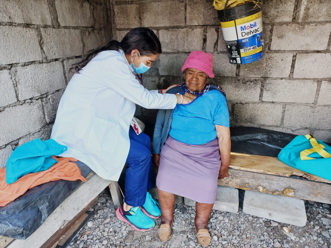 Salud_Napo's tweet photo. #ElNuevoEcuador | En el cantón #Mejía, brigadas del Centro de Salud  Machachi realizan visitas domiciliarias en los barrios El Porvenir y El Cementerio con el propósito de brindar atención médica oportuna y de  calidad a grupos vulnerables. @Salud_Ec https://t.co/1jHY0Vm5Qt