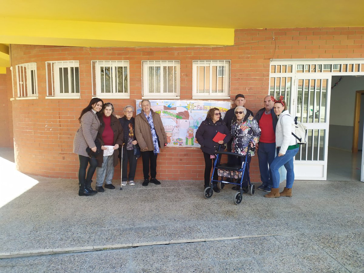 MiclaClaret's tweet photo. 🙌 Desde la #ResidenciaClaretGranada le devolvimos la visita a los niños del colegio Parque Nueva Granada
💙 Nos invitaron a participar en muchas actividades, que organizaron junto con las familias para el último día de cole antes de las vacaciones
👉 Más: https://t.co/BZavzIZLJU https://t.co/YBu6ksAkJo