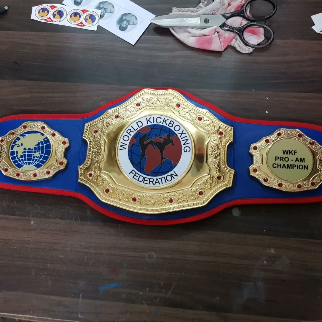 Our championship belts blend durability, exquisite design, and customizable features. 
'Your design, your size, your championship. Order one or more—customized to your style. 
#wrestling #ufc #mma #boxing #kickboxing #WWE #wwfc #champions #boxingbelt #boxer #boxeo #customize