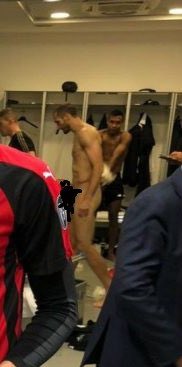 1sam_1's tweet photo. @football_ll55 تدكرت جورجيو كيلليني 😂😂😂😂😂 https://t.co/5u9Q10TYqJ