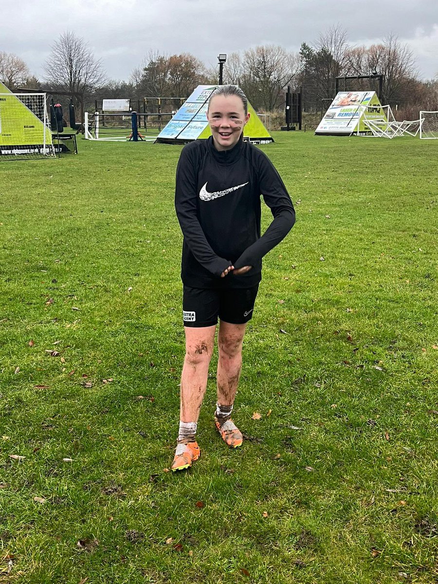 Bella__Rees's tweet photo. Training day with @ALEXHENNESSY1 complete. #NeverADayOff https://t.co/wP0FcfOfwx