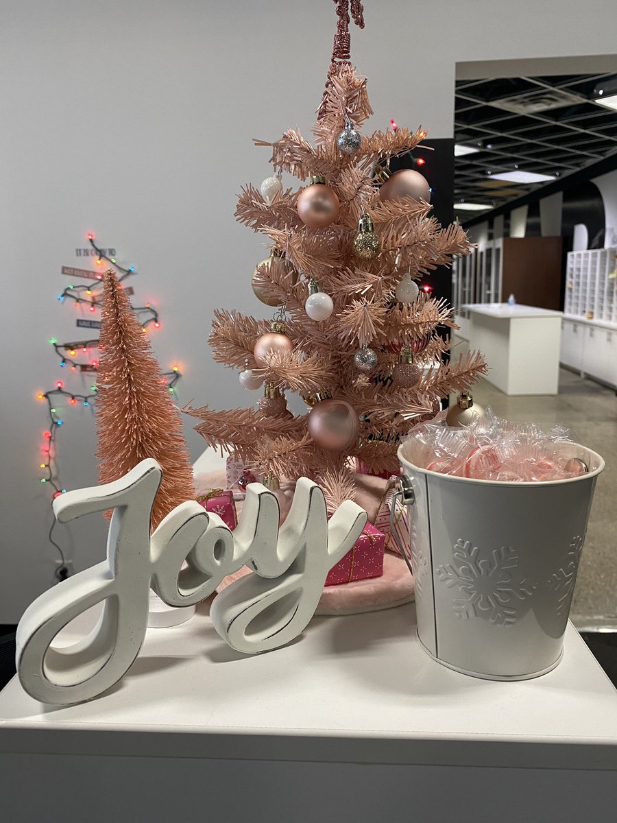 HarborInd's tweet photo. We love seeing our Grand Haven office decked out in the Holiday spirit!🎅🎄❄️

#HarborInd #HarborIndLife #HappyHolidays #CompanyCulture https://t.co/lHNIoa9vX7