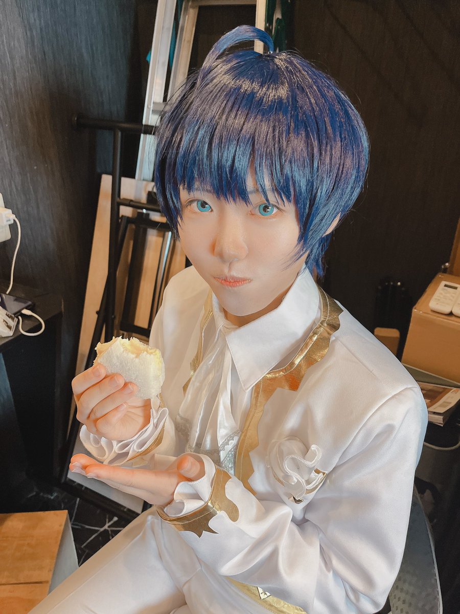 ShiMa_at_cos's tweet photo. 紬さんお誕生日おめでとうございます！🥚穏やかで周りを自然と癒すような優しいオーラを持っていて。でもすごく人間らしさが高くて、どこまでも演劇に貪欲なところが素敵だなぁと思っています🌱
2枚目お気に入りすぎて何度でも載せちゃう。素敵な一年になりますように！ https://t.co/VoTz2pnUE3