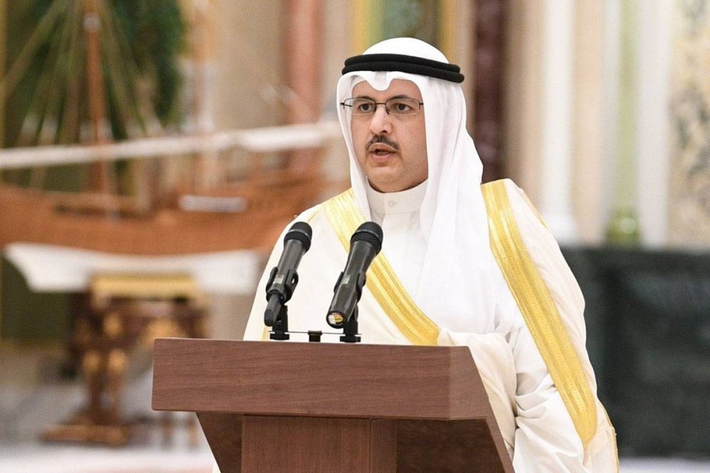 وزير  يعمل بصمت وأنجز بهدوء ولديه رؤية ومجتهد ومتواضع عرفته من قبل الوزاره واصبح وزير ولم ولن يتغير بابه مفتوح للجميع ليس لديه تفرقه يكره الفساد والفاسدين مخلص للأمير ولوطنة أنجز في فتره وجيزه مالم ينجزه الآخرين في سنوات إنه الشهم الكريم إبن الكرام #الشيخ_فراس_الصباح نتمنى أن